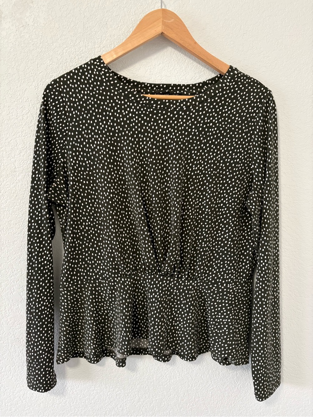 Banana Republic Peplum Blouse Medium Green White Dot Long Sleeve Stretch Top